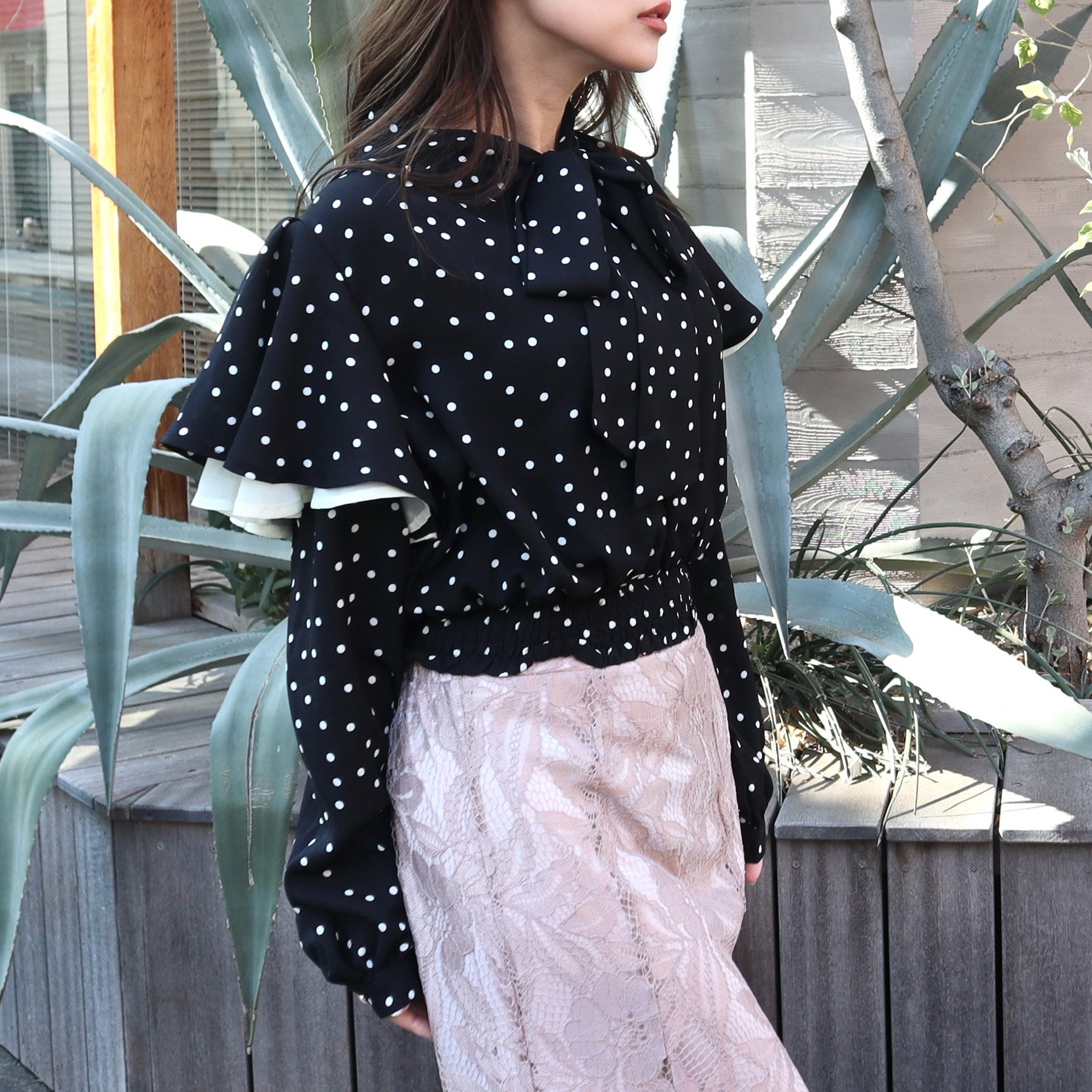 CECIL McBEE｜ドット柄棒タイ2枚フリルブラウス | Rakuten Fashion