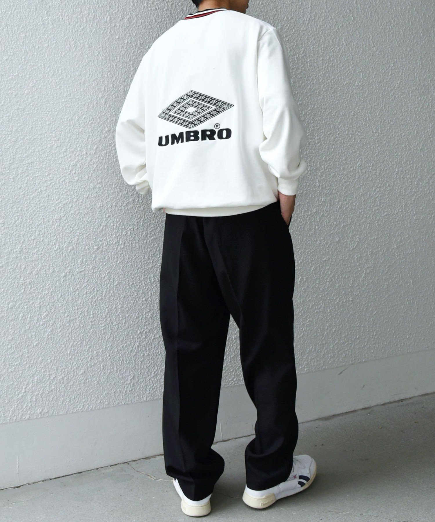 SHIPS｜【SHIPS any別注】UMBRO: 90s ロゴ サッカー スウェット
