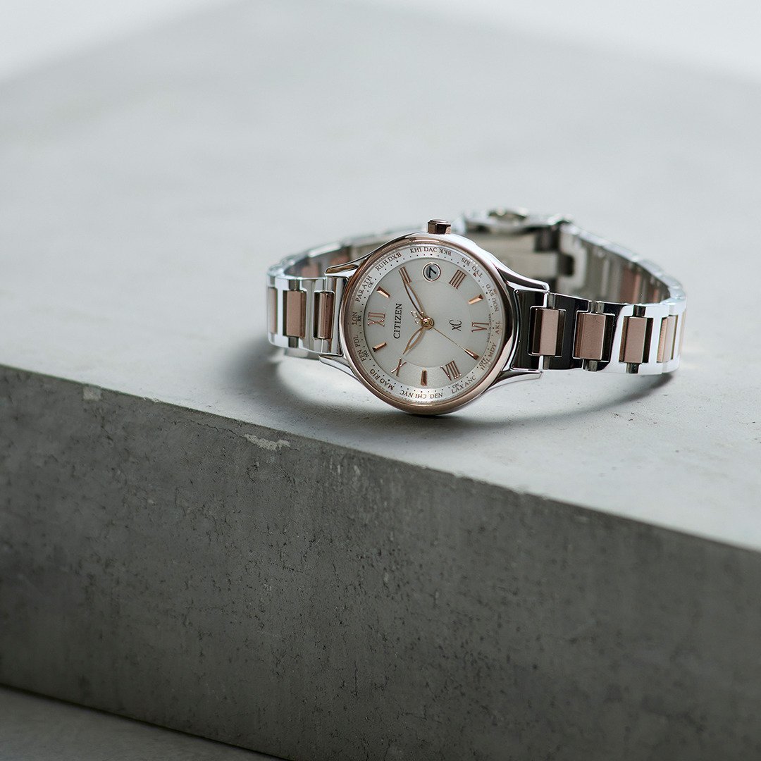 CITIZEN｜シチズン クロスシー 電波時計 シルバー・サクラピンク