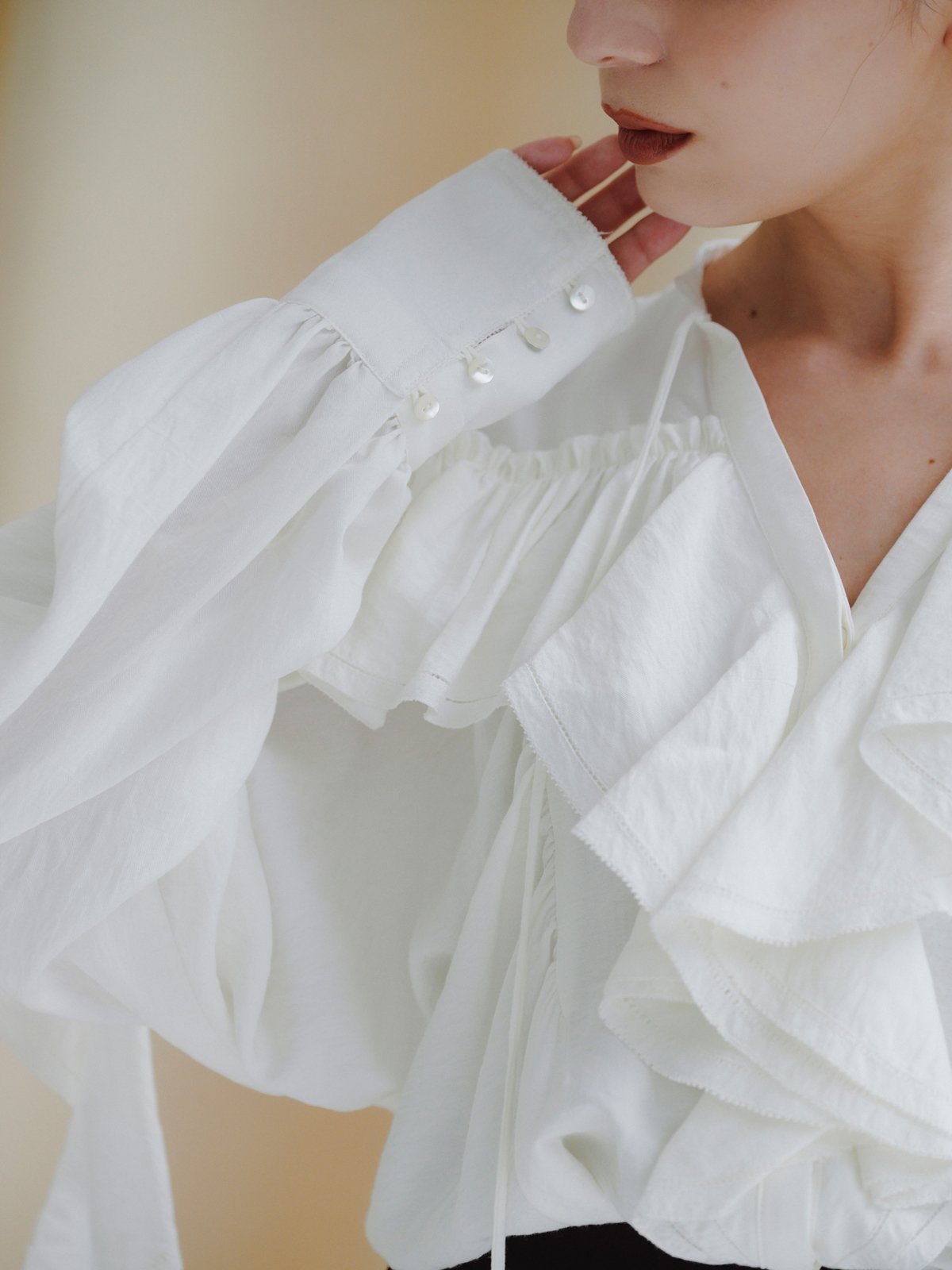 anuans｜リンクルラッフルブラウス | Rakuten Fashion(楽天