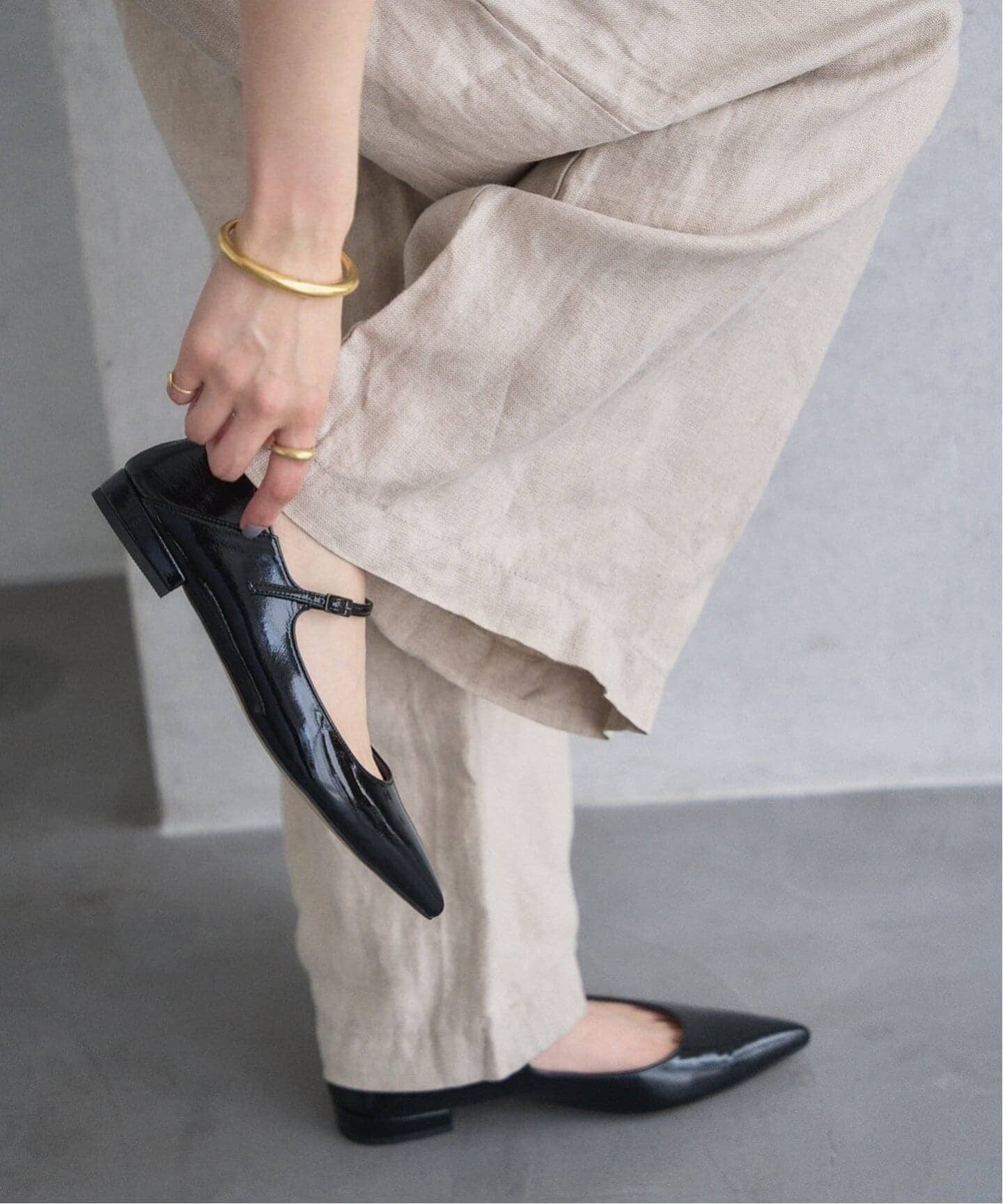 CAPRICIEUX LE'MAGE｜【話題の人気シューズが再登場!】ドットフラット