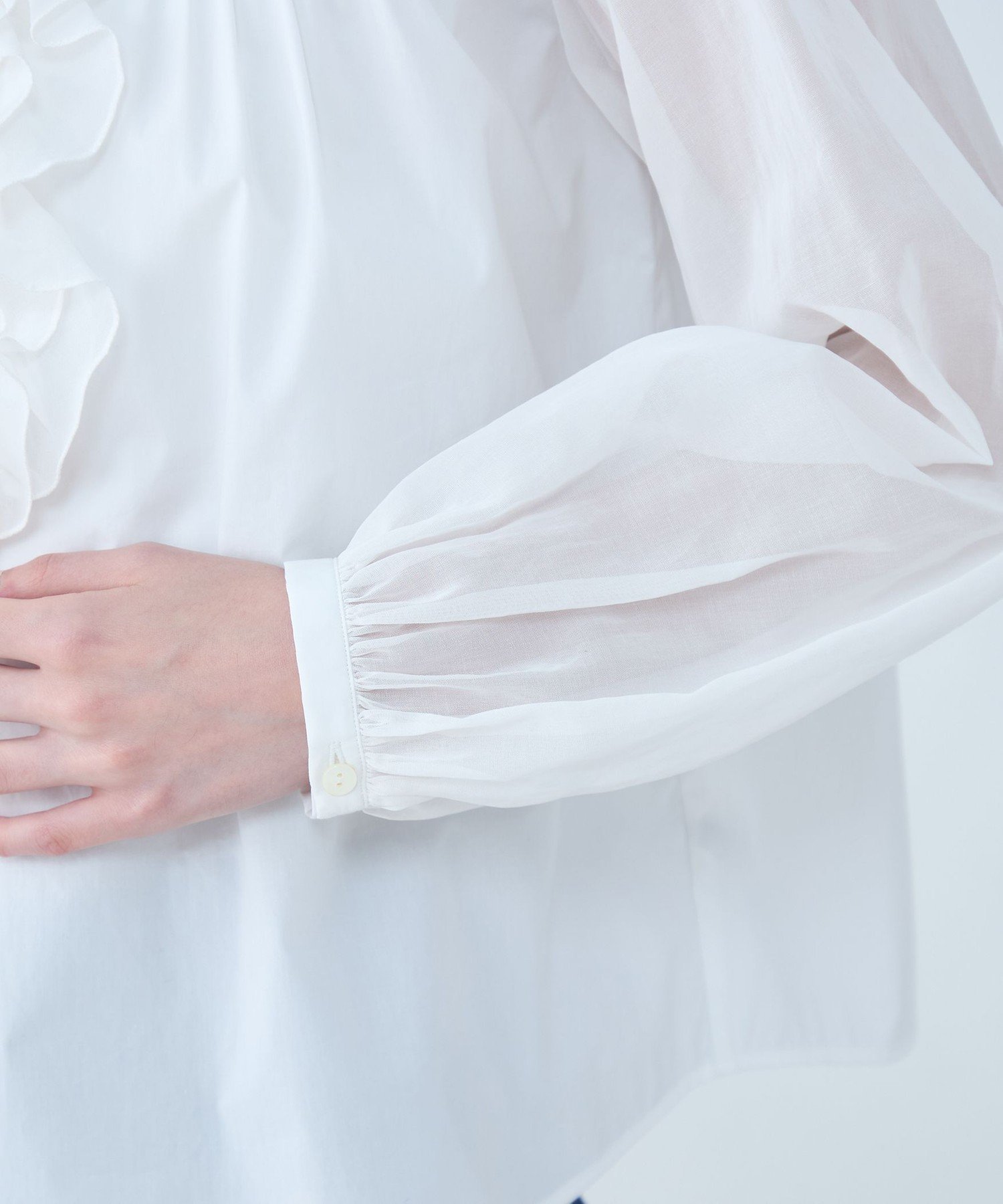 TOMORROWLAND｜ホワイトコンビネーション ラッフルブラウス | Rakuten