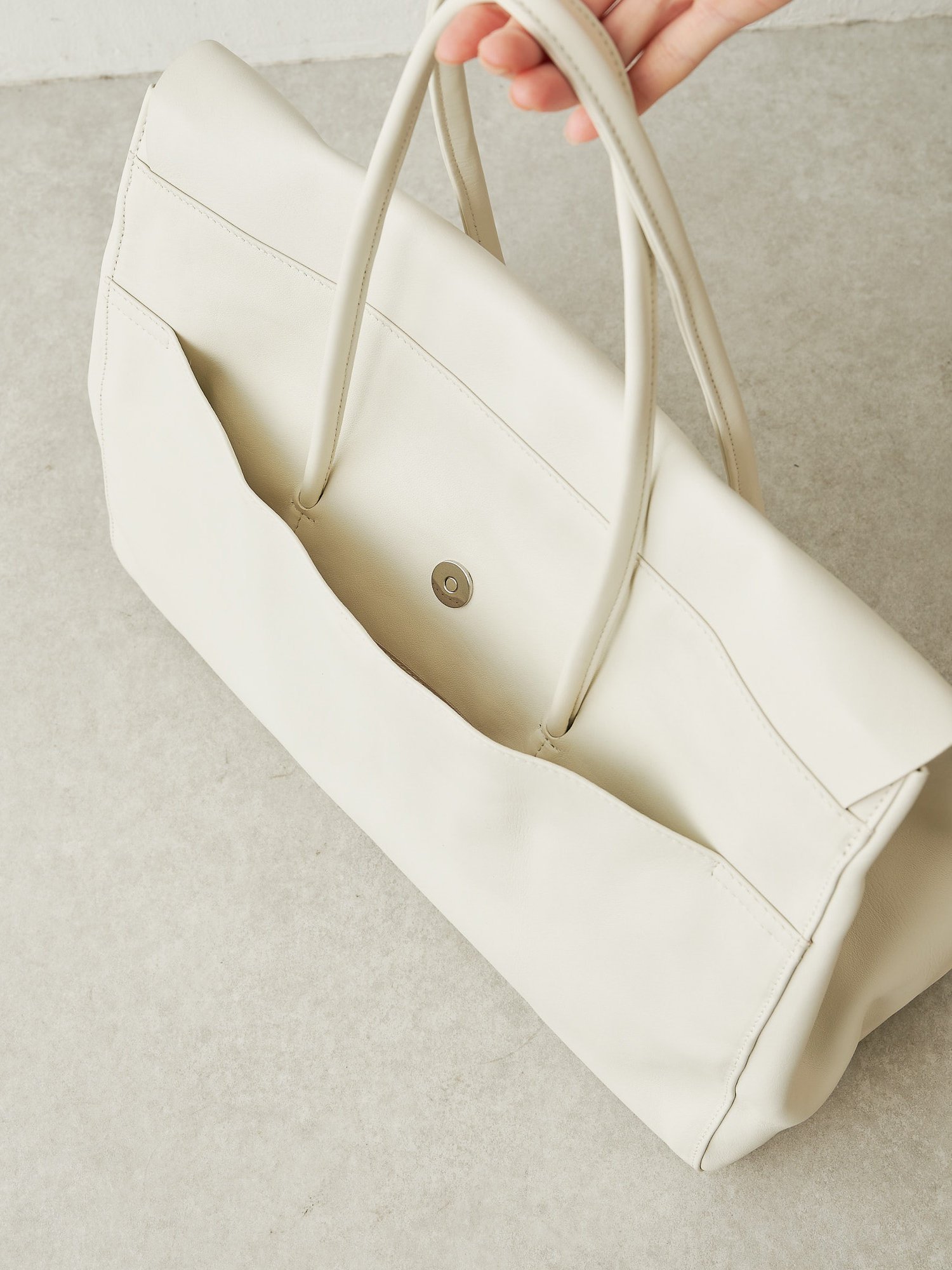 Whim Gazette｜【Hoaw.】フラップボストンバッグ | Rakuten Fashion