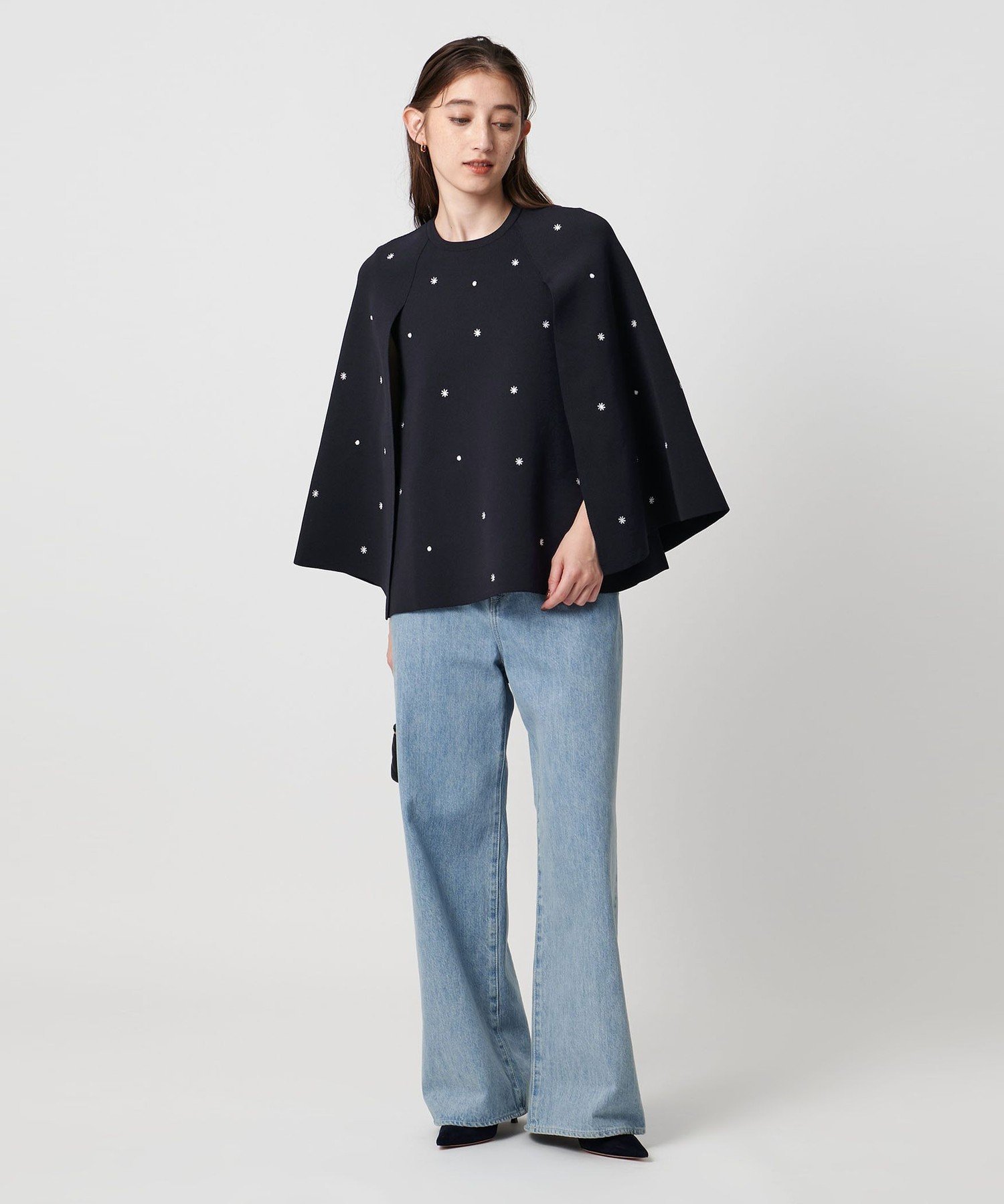 UNITED ARROWS｜エンブロイダリー フラワー ケープニット