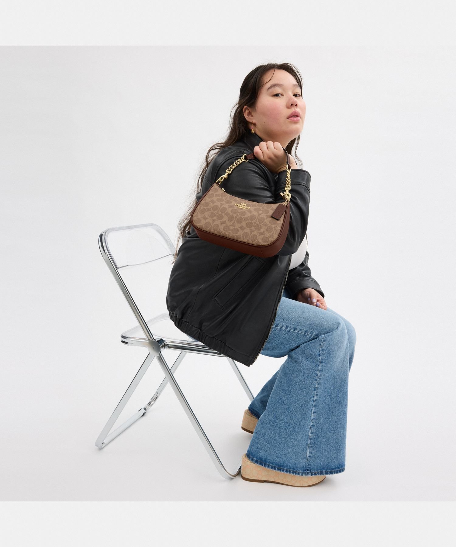 COACH OUTLET｜【公式】テリ ショルダー バッグ・シグネチャー