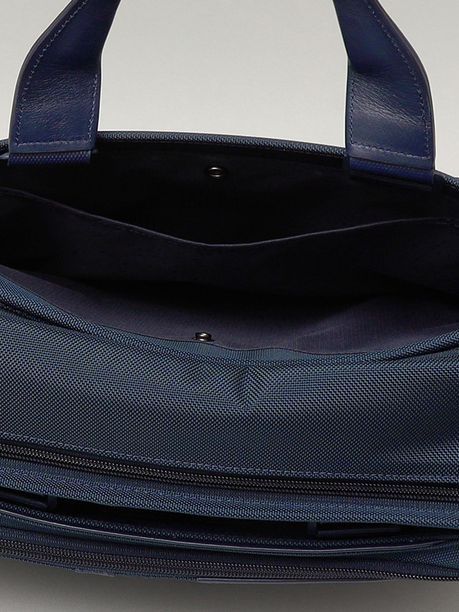 SHIPS｜【SHIPS別注】TUMI: 完全別注モデル『ALPHA 3』ミッド 3WAY