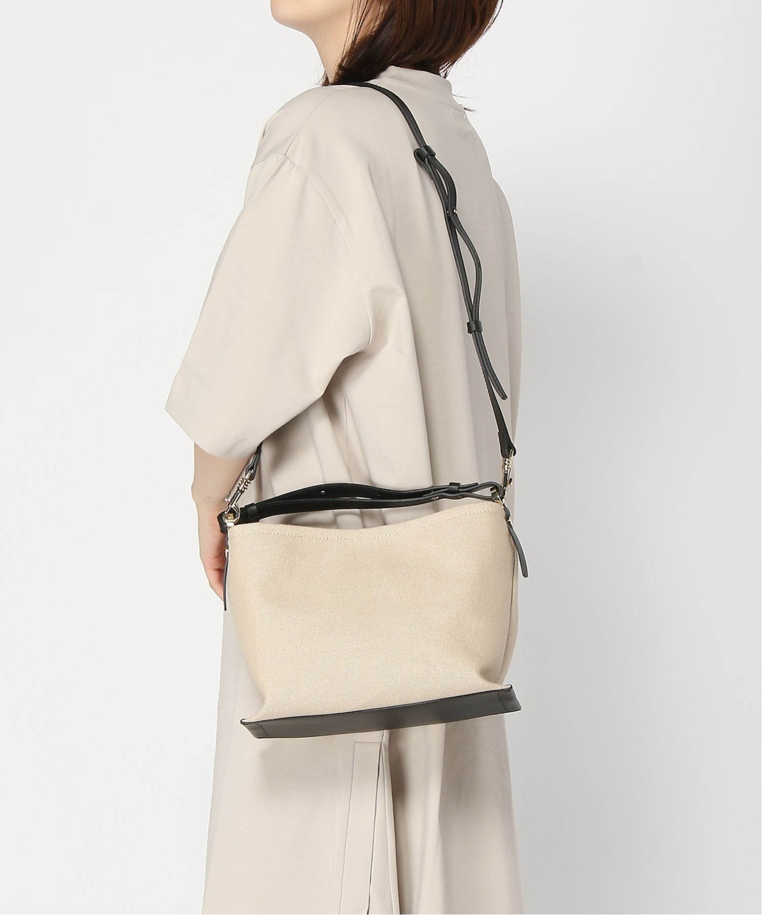 BARNEYS NEW YORK｜(W)キャンバス ショルダーバッグ | Rakuten Fashion