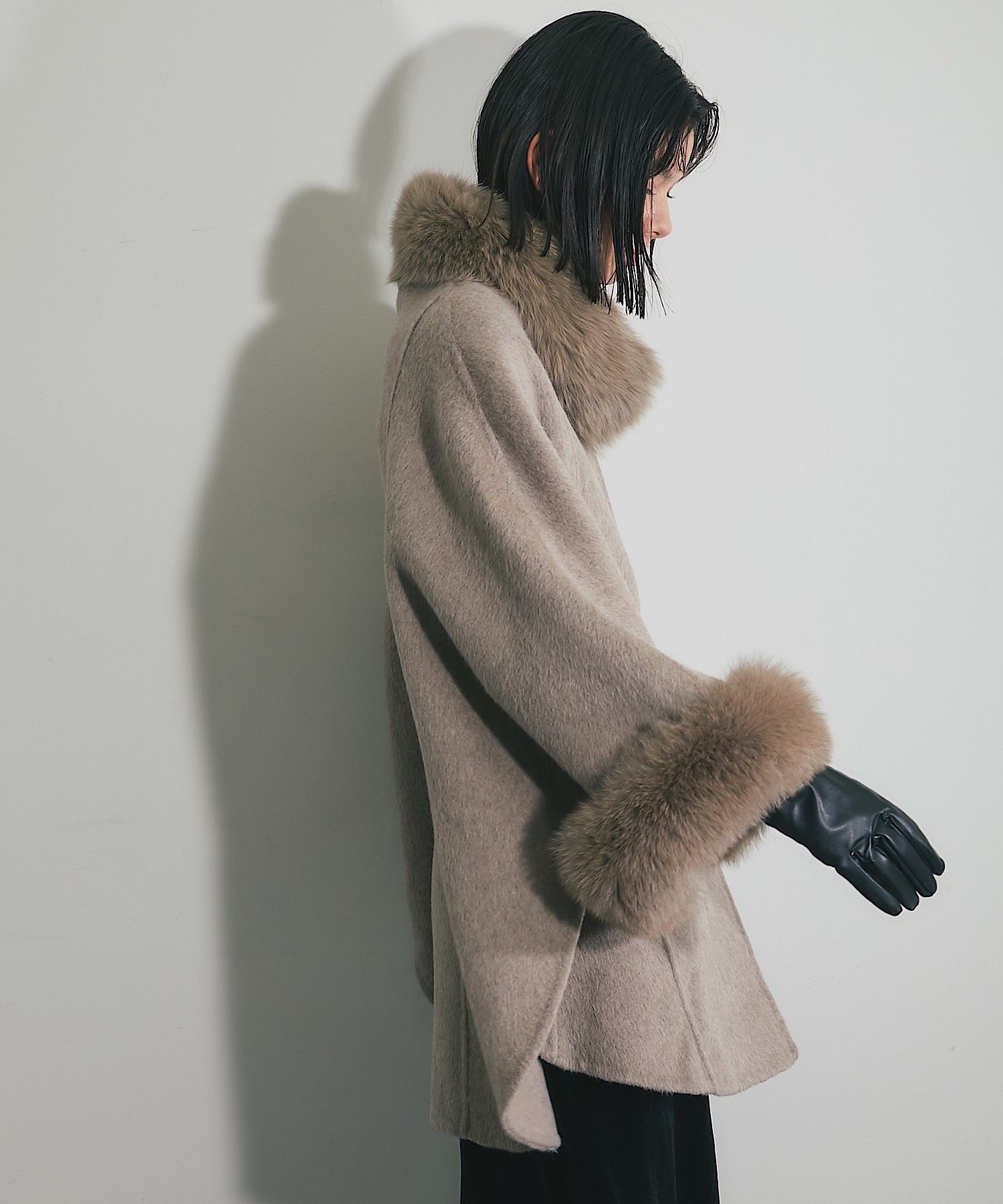 SMILE ORCHID｜フォックスファーつきウールポンチョ | Rakuten Fashion