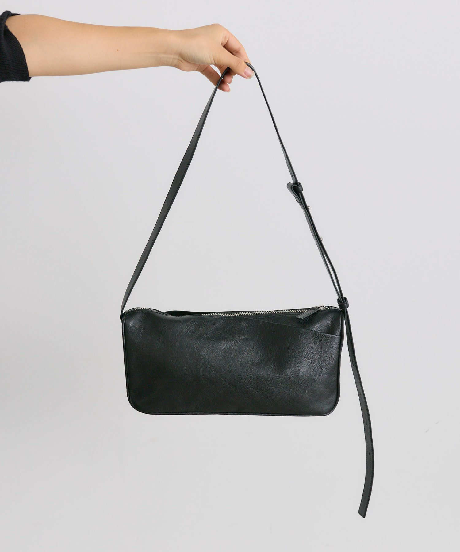 ear PAPILLONNER｜《本革/超軽量280g/全骨格◎》ミニスワローマチ