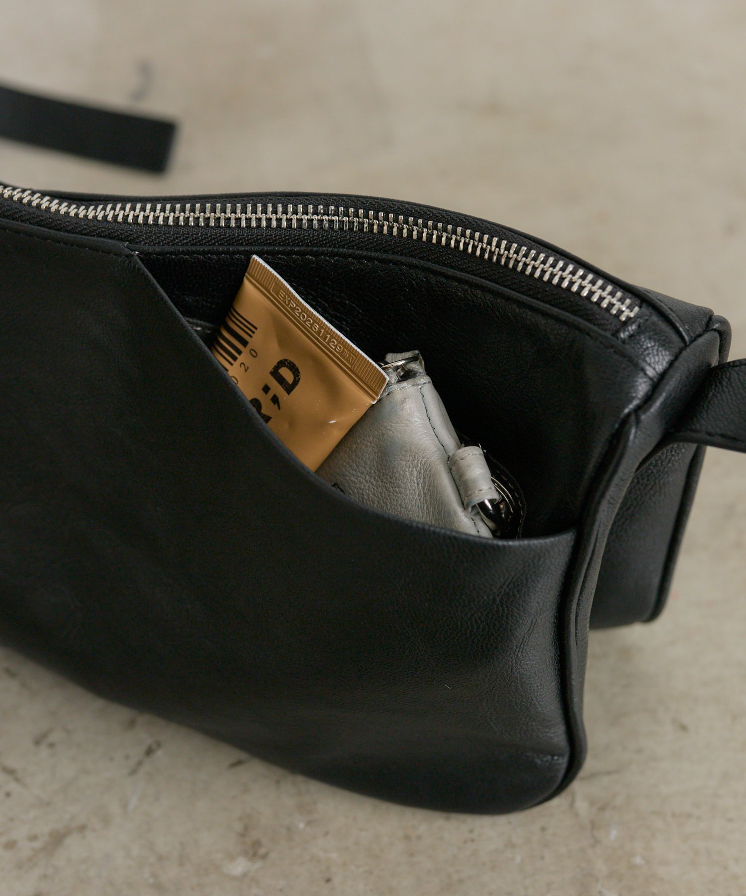 ear PAPILLONNER｜《本革/超軽量280g/全骨格◎》ミニスワローマチ