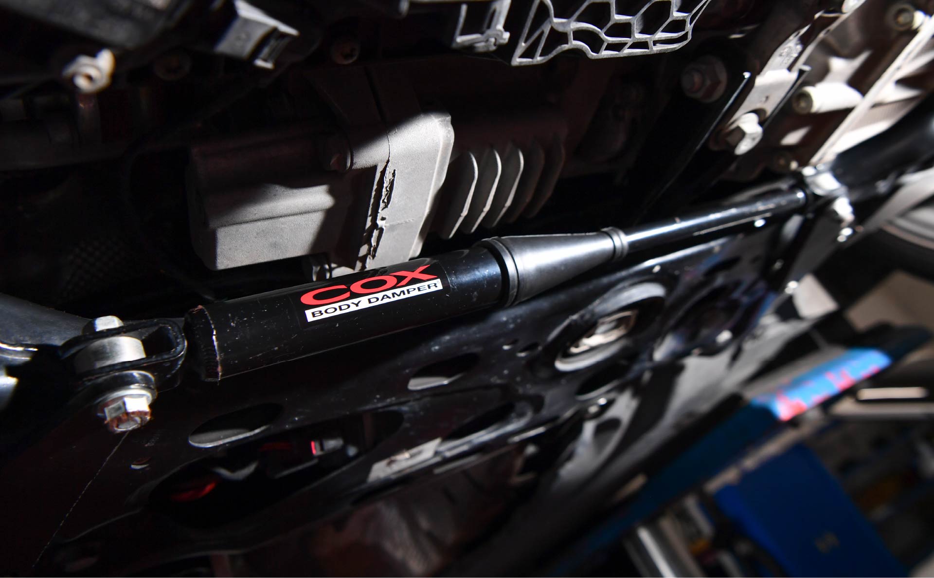 楽天市場】ノア/ヴォクシー ZWR90W '22.01〜 48690-DWR90 COX/コックス