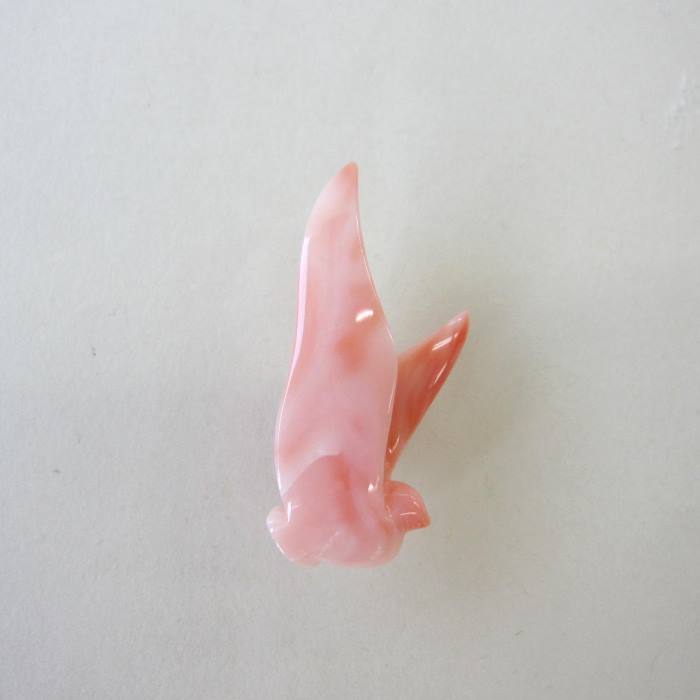 楽天市場】ピンク珊瑚 縁起の良いカモメの彫り ピンブローチ