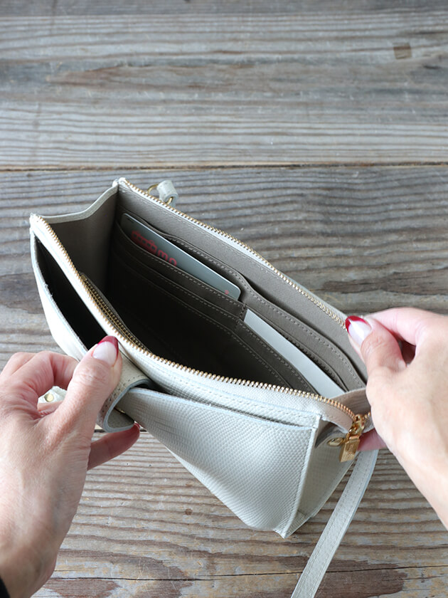 楽天市場】VIOLAd'ORO スマートフォン ポシェット ADRIA 横 リザード