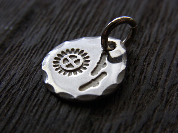 楽天市場】SV たたき出し イーグル New刻印 ペンダント トップ