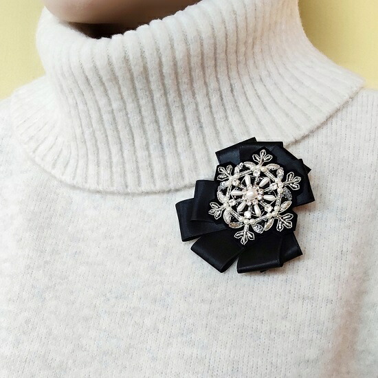 楽天市場】チリア 田川啓二 スノークリスタルリボンブローチ ビーズ