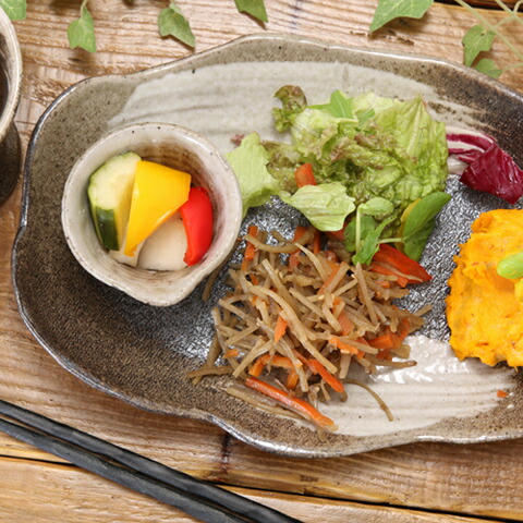 楽天市場】【益子焼】 炭化焼シリーズ 変形横長皿 変形たたら作り 単品