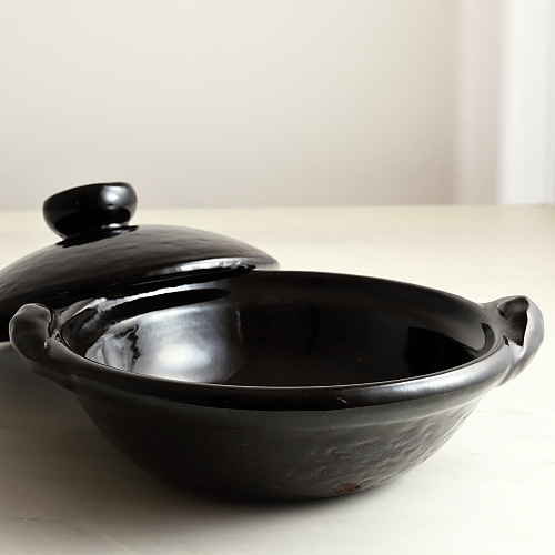n1036 雲井窯 黒艶土鍋（鴨釉） | t's kitchen