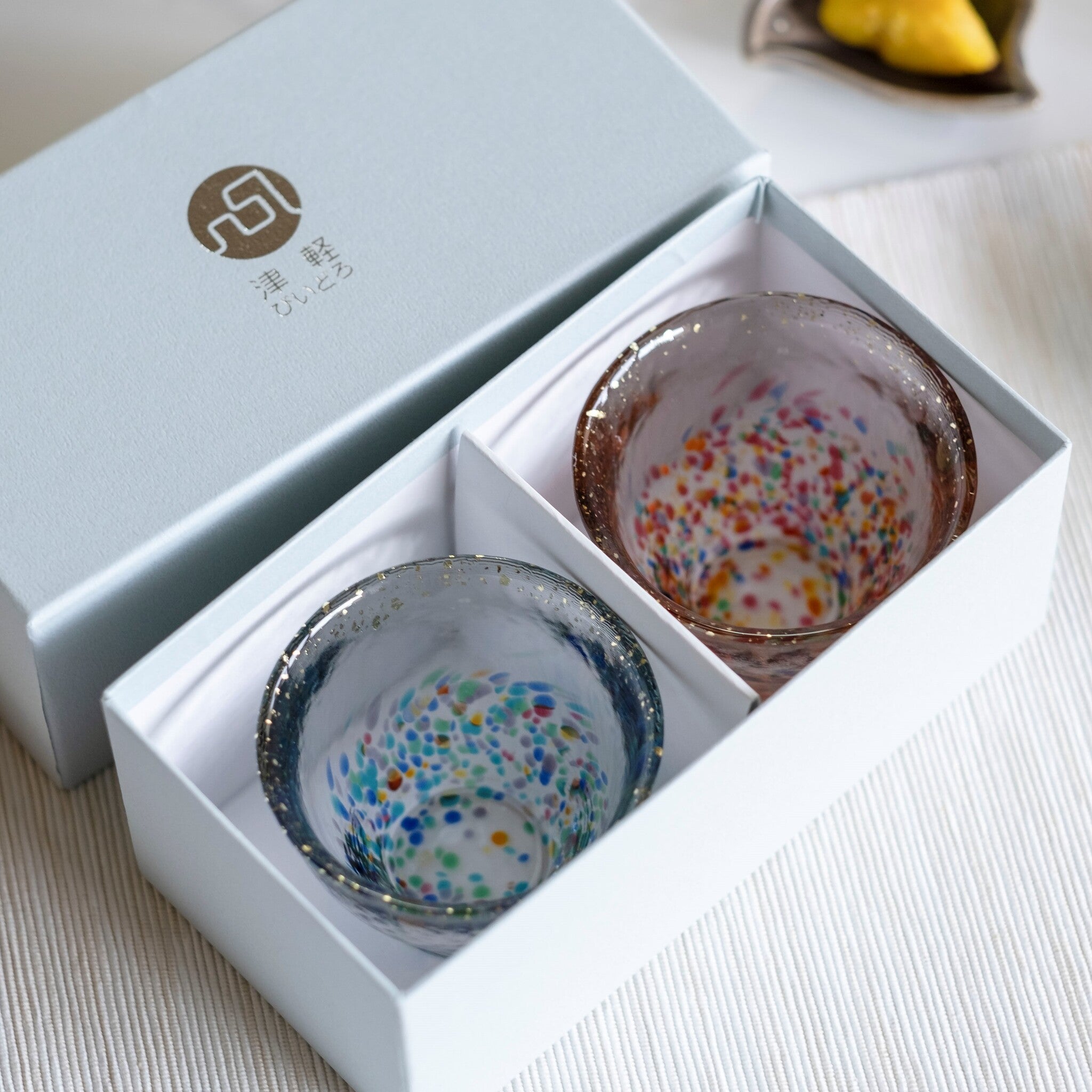 津軽びいどろ MATSURI金彩 ぐいのみペアセット | 盃ペアをプレゼントに