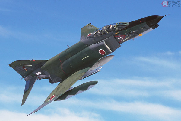 日本唯一の「偵察ファントム」、最後の「百里基地航空祭」へ 特別塗装