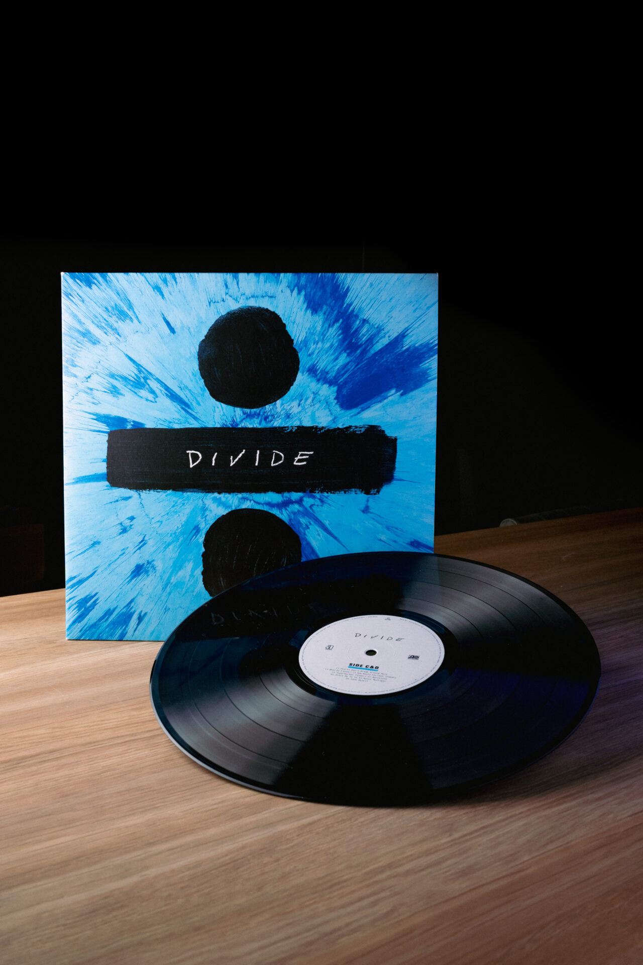 Staff recommend】Ed Sheeran 「÷(Divide)」 | 【trive】日本をもっと