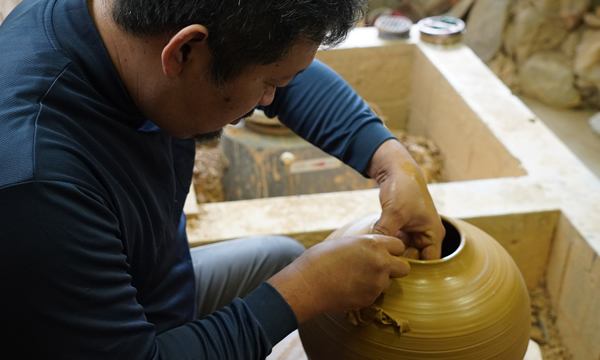 小橋川 明史 | 壺屋陶器事業協同組合