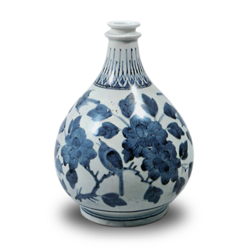 染付 牡丹鳥文 瓶 | 鶴田 純久の章 お話