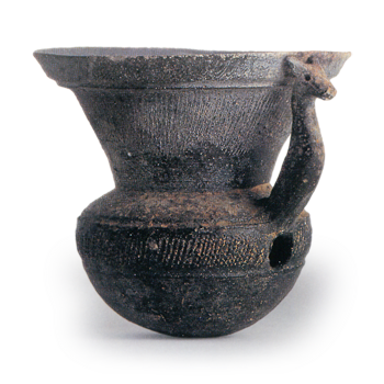 須恵器 鹿飾付𤭯 | 鶴田 純久の章 お話