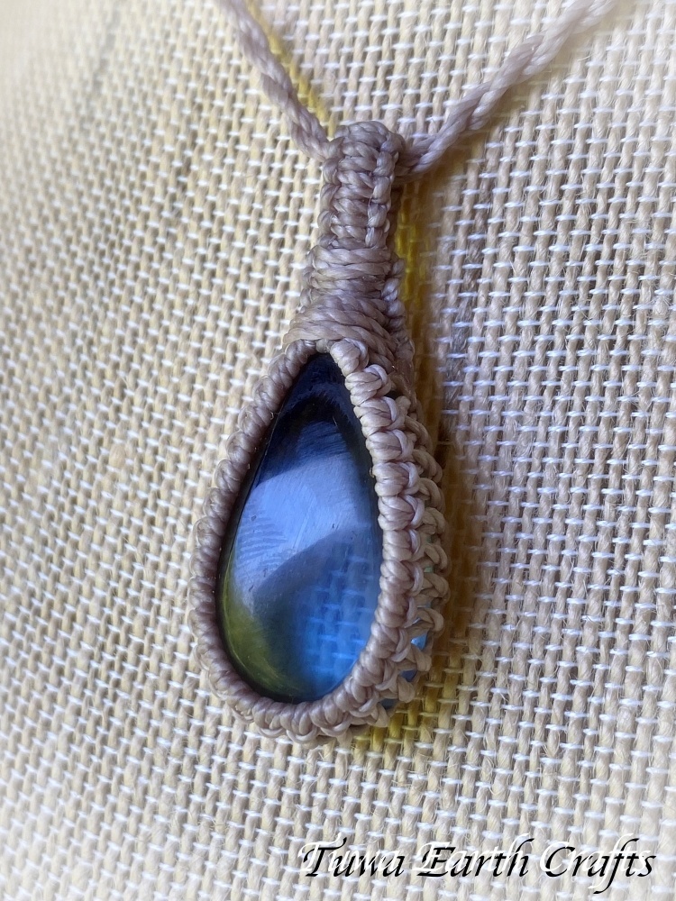 高品質アンダラクリスタル（インドネシア産）ネックレス・ペンダント