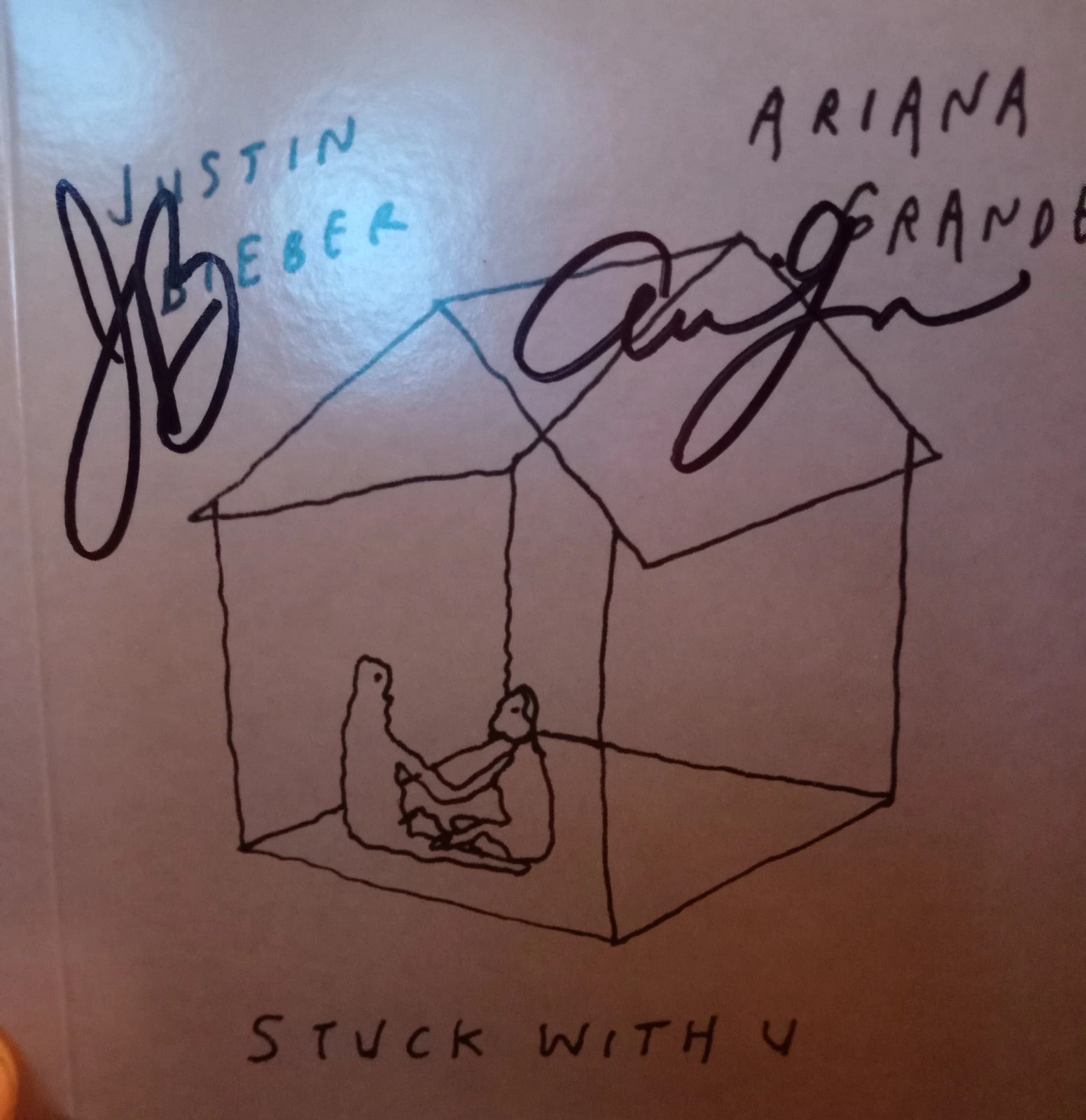 Ariana Grande and Justin Beiber signed 