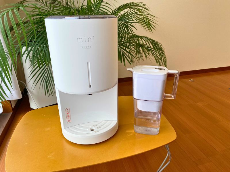 小さいサイズの浄水型ウォーターサーバー「every frecious mini」と