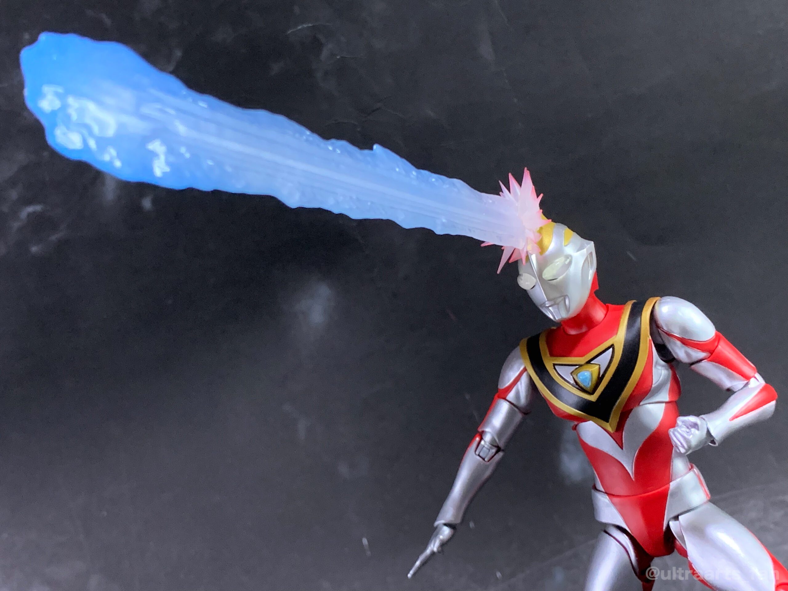 簡易レビュー】S.H.Figuarts 真骨彫製法 ウルトラマンガイア（V2