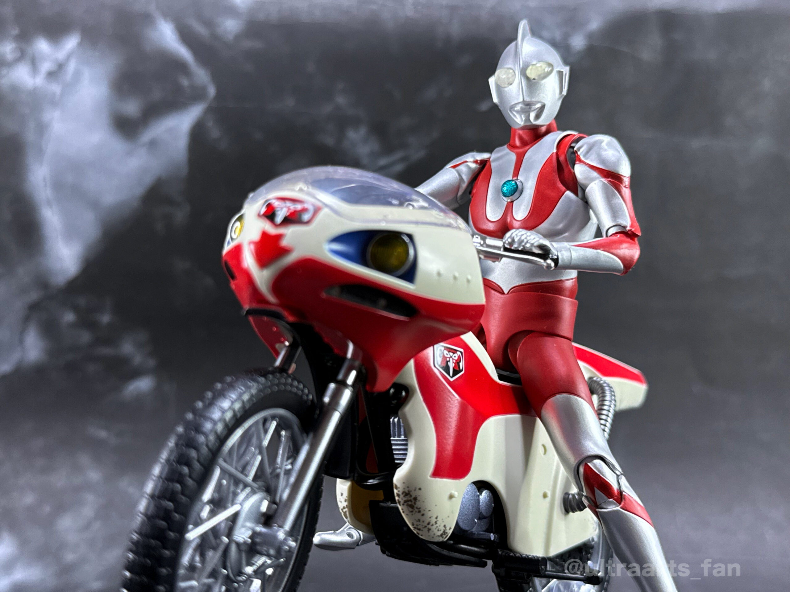 簡易レビュー】S.H.Figuarts 新サイクロン号 栄光の昭和ライダー