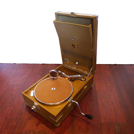 アンティーク グラモフォン ポータブル蓄音機 HMV モデル101（uaa1006