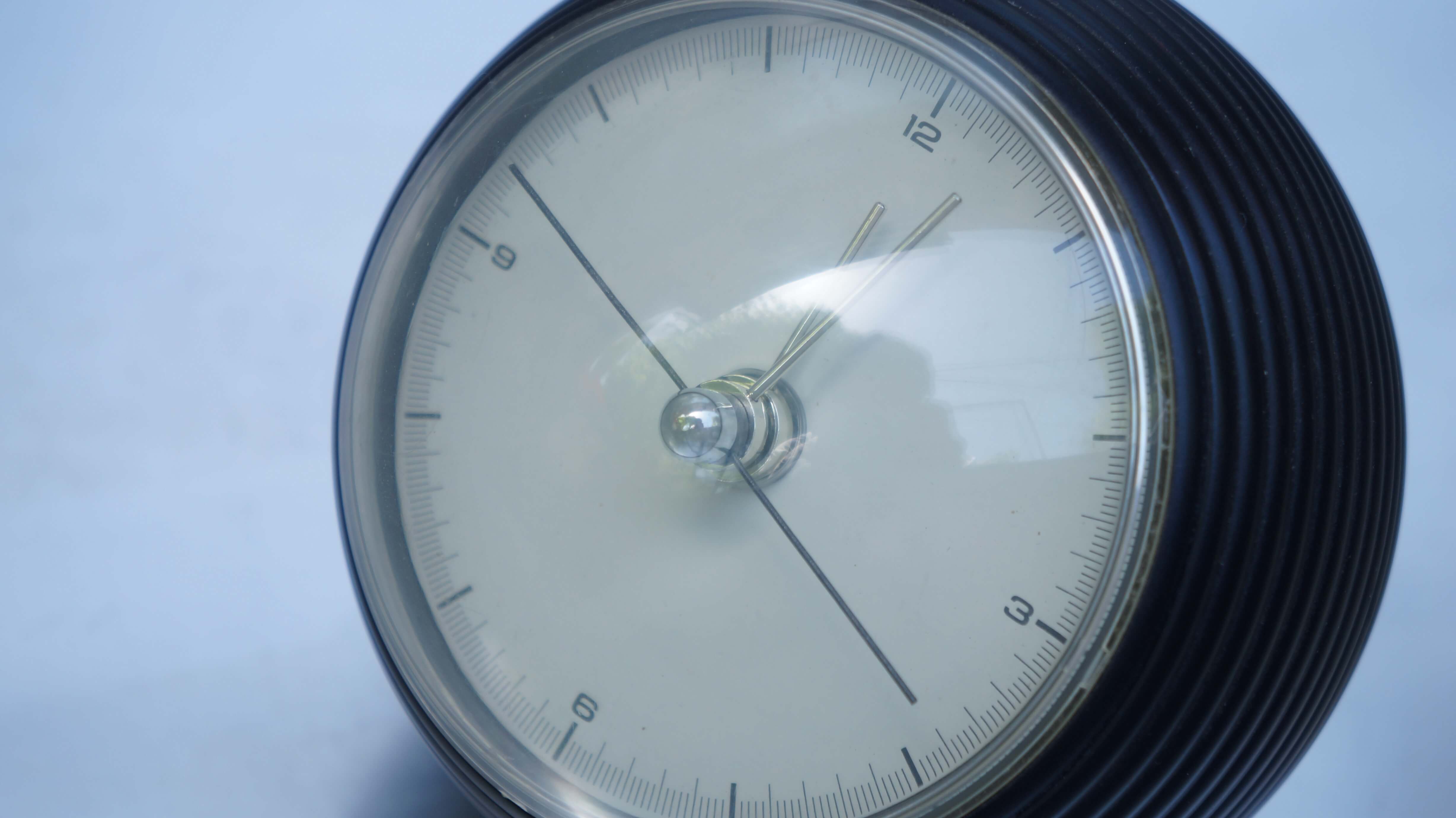 OUN COLLECTION EARTH/BALL CLOCK Design By Takenobu Igarashi