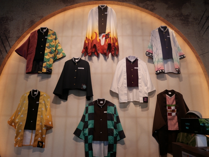 USJ】鬼滅の刃グッズ2024まとめ！刀鍛冶＆柱稽古最新コラボ！Tシャツ