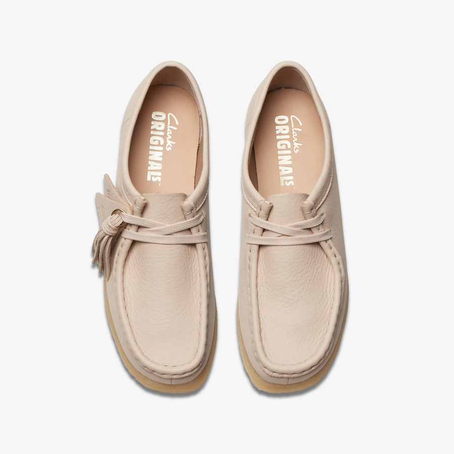 Clarks〉Wallabee / Beige Leather (Womens)｜UP NORTH ONLINE STORE