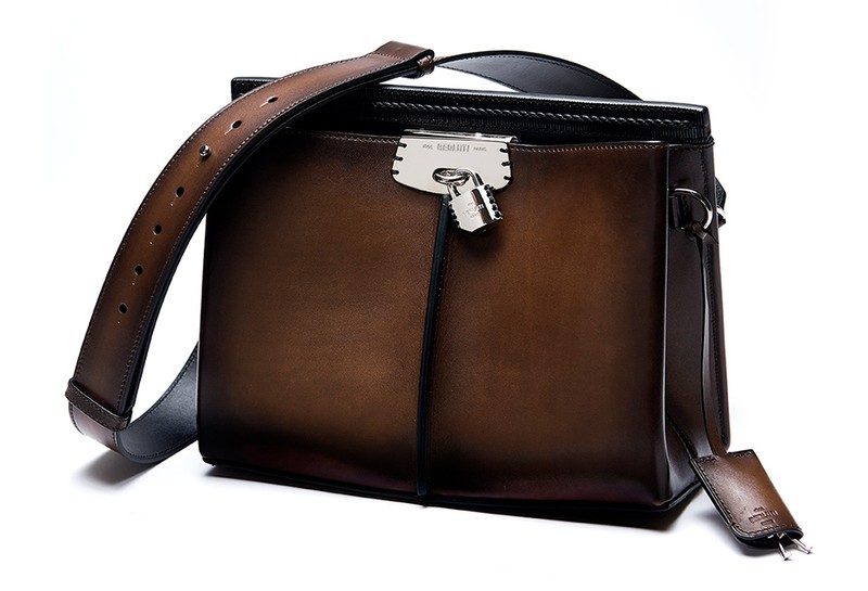 チームLEONがベルルッティの新店舗で爆買い!? | メンズファッション