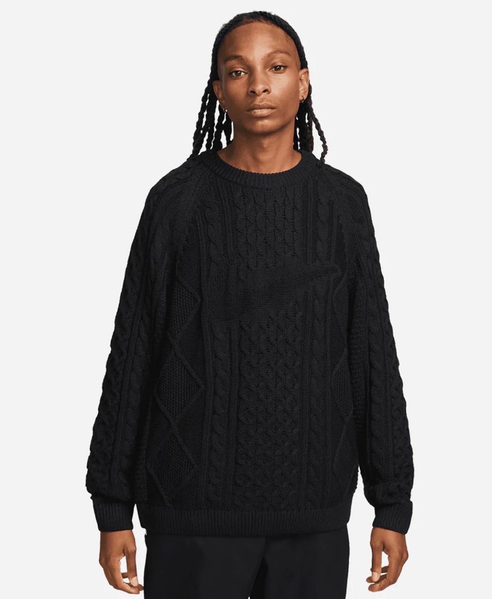 Nike スウッシュロゴをあしらった『ケーブルニット セーター』が国内10