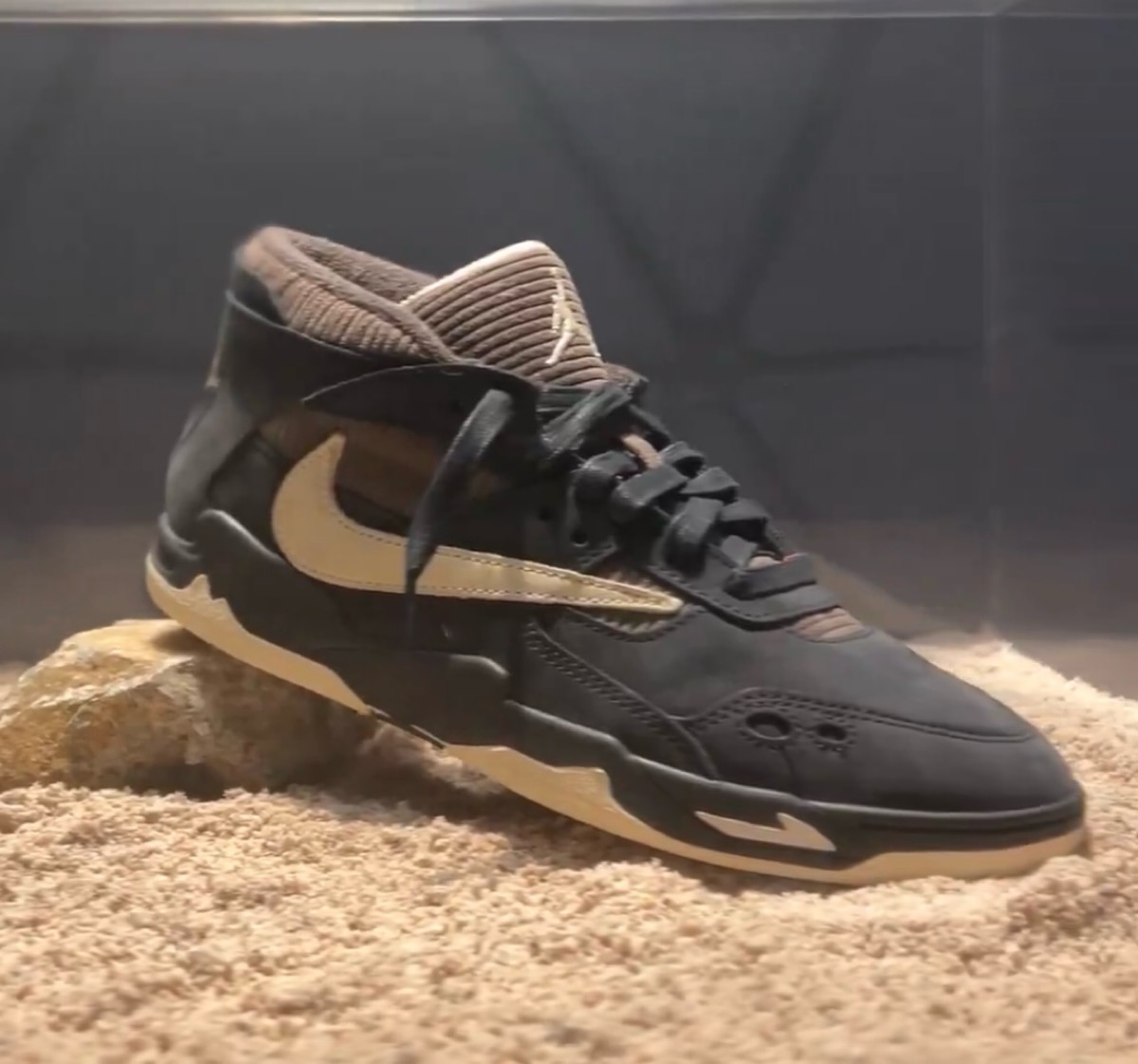 Travis Scott × Nike Jordan Jumpman Jack SP “Sail”が発売予定