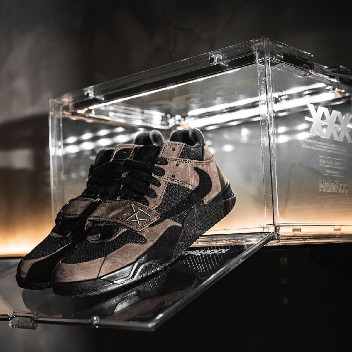 18.5】ジョーダン×トラヴィススコット ジャンプマン NIKE ⁄ X TRAVIS