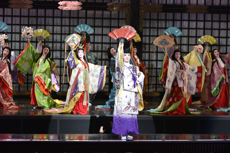 花組『新源氏物語』で明日海りおが美しき源氏に - ウレぴあ総研