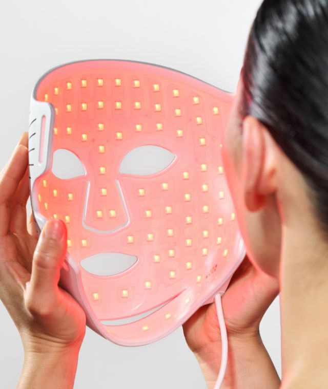 ボディ・フェイスケア CURRENTBODY LED LIGHT THERAPY MASK Amazon.com