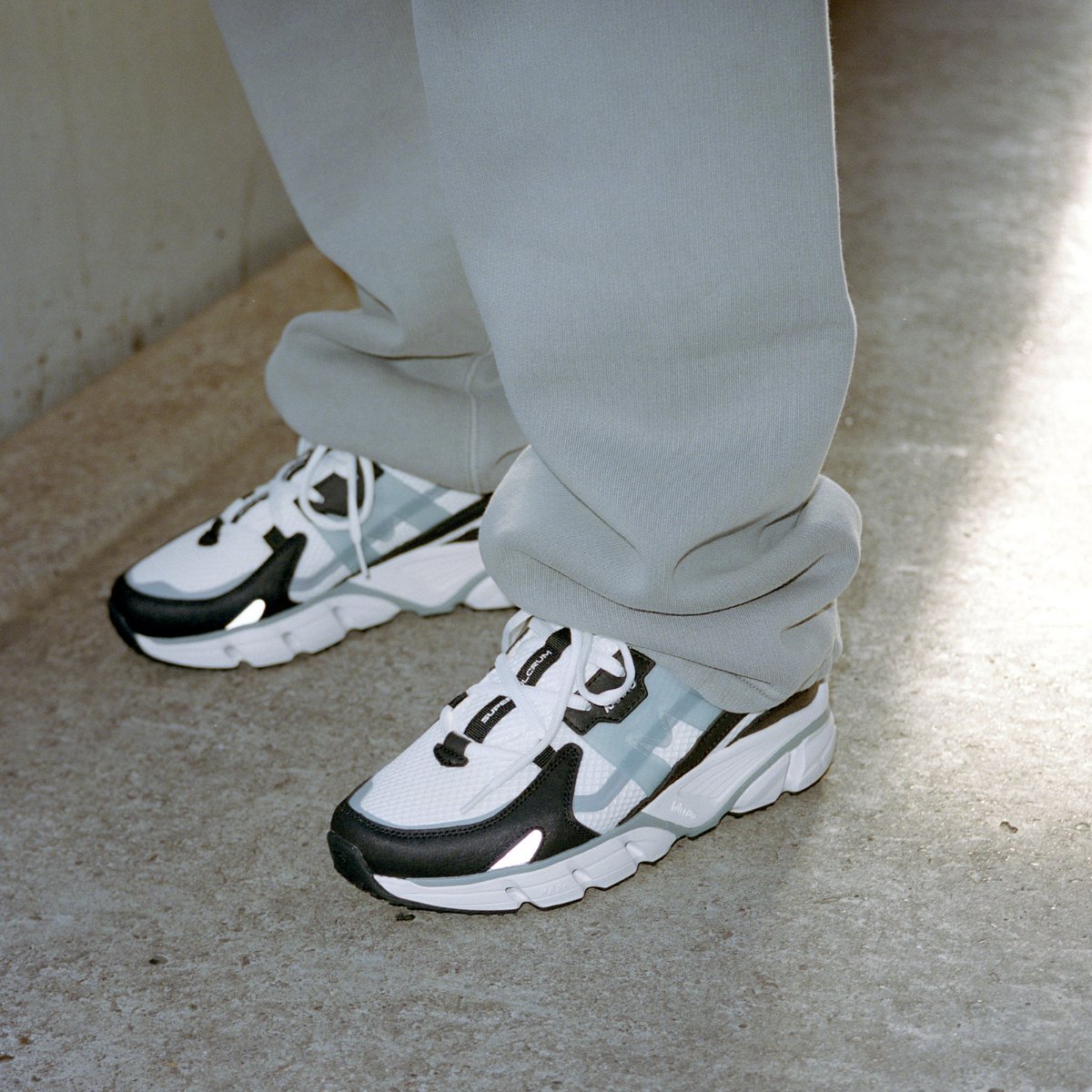 Karhu Super Fulcrum Black / Sterling Blue - F860010 Lifestyle