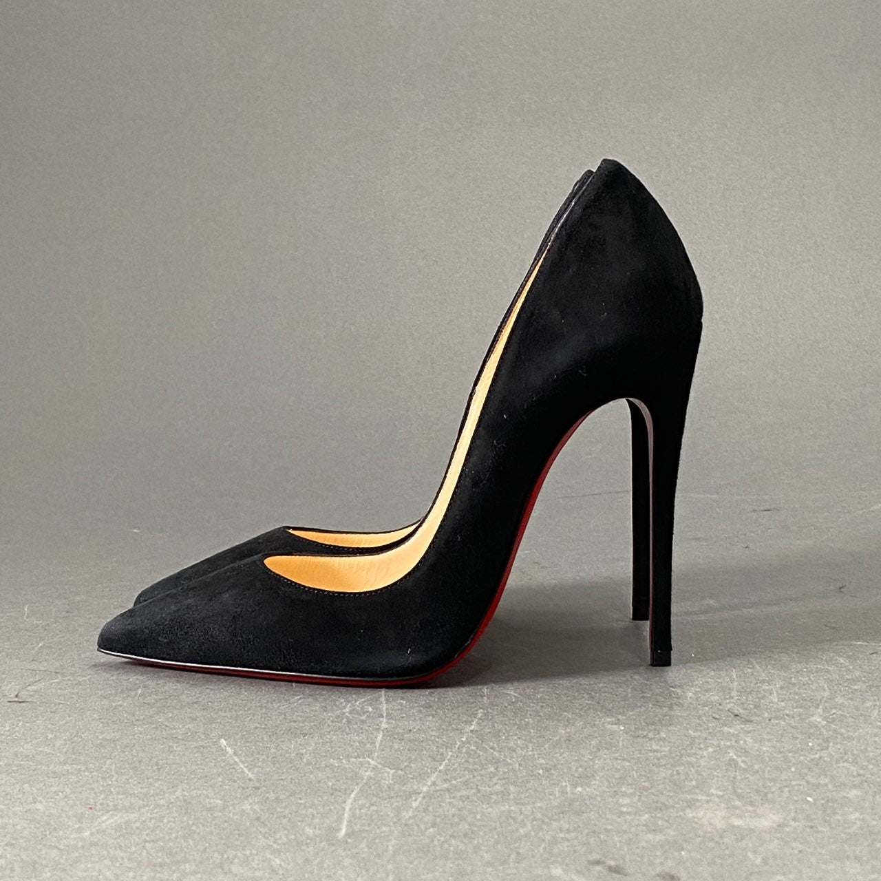 11L6 イタリア製 Christian Louboutin クリスチャンルブタン パンプス