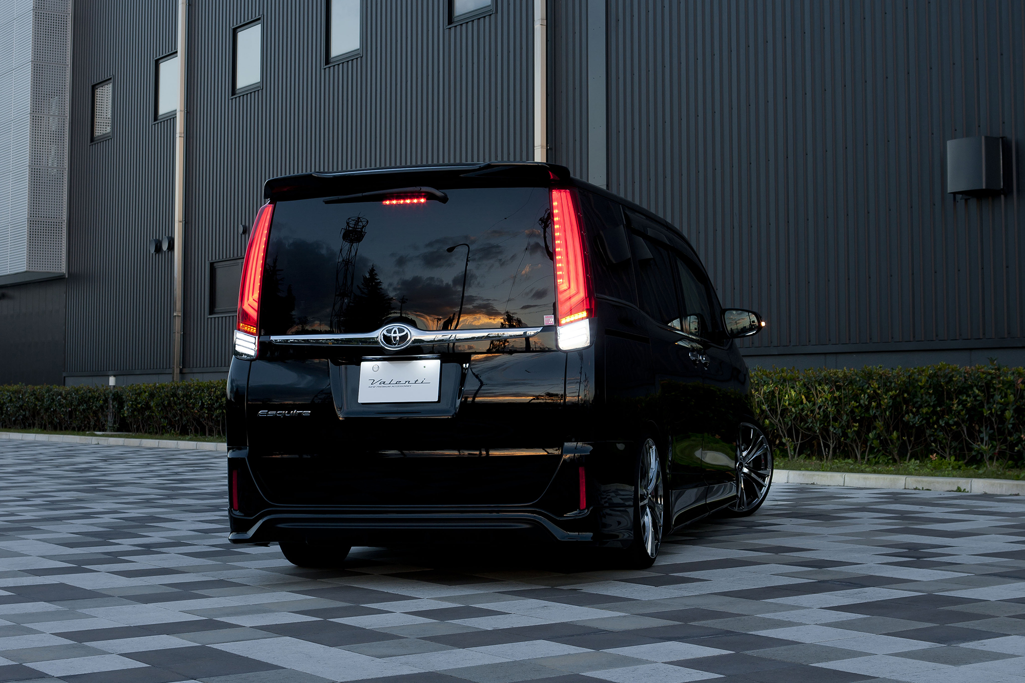 トヨタ 80系 ノア ヴォクシー エスクァイア ジュエルLEDテールランプ