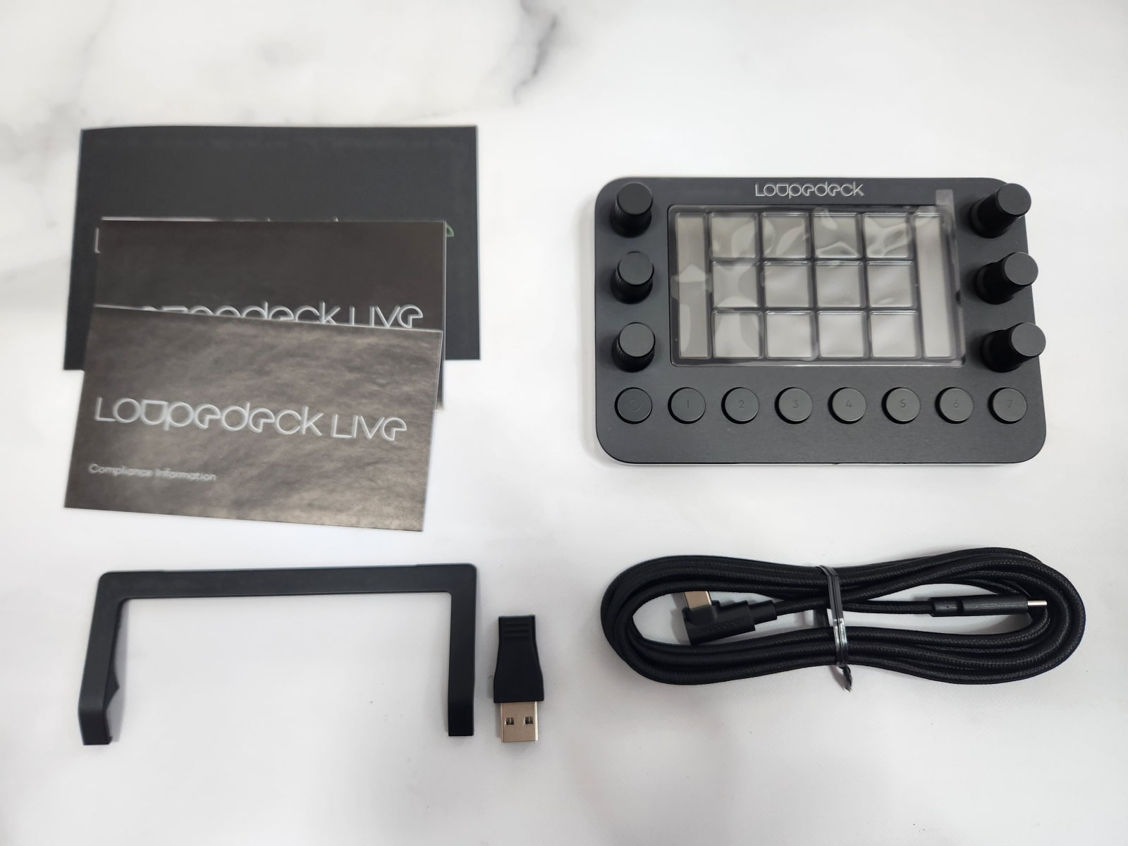左手デバイス】Loupedeck Liveを使って1ヶ月が経過したからレビューし