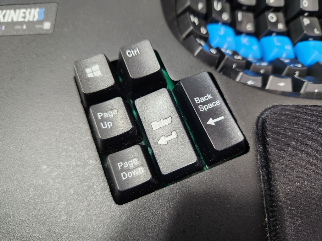 左右分離型の変態キーボード「Kinesis Advantage2」レビュー！腱鞘炎