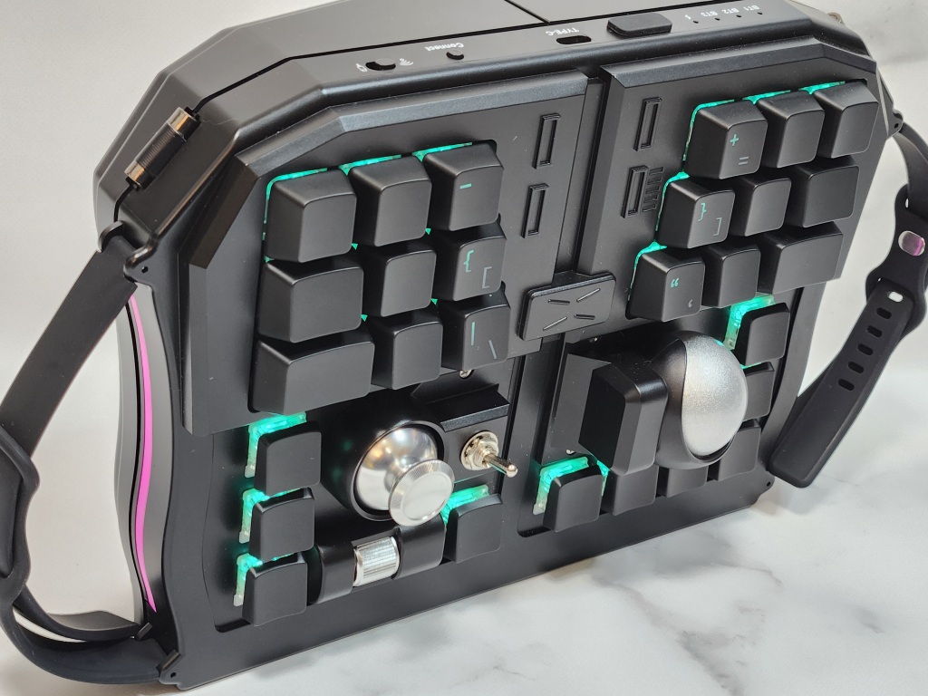 巷で噂の変形キーボード『GrabShell』レビュー！寝転がってPC作業