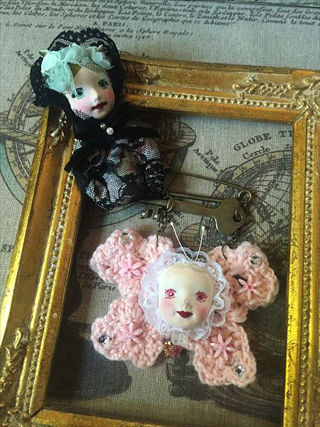ちいさなともだちブローチ DOLL HOUSE no.3 - 淑女雑貨Toe Cocotte