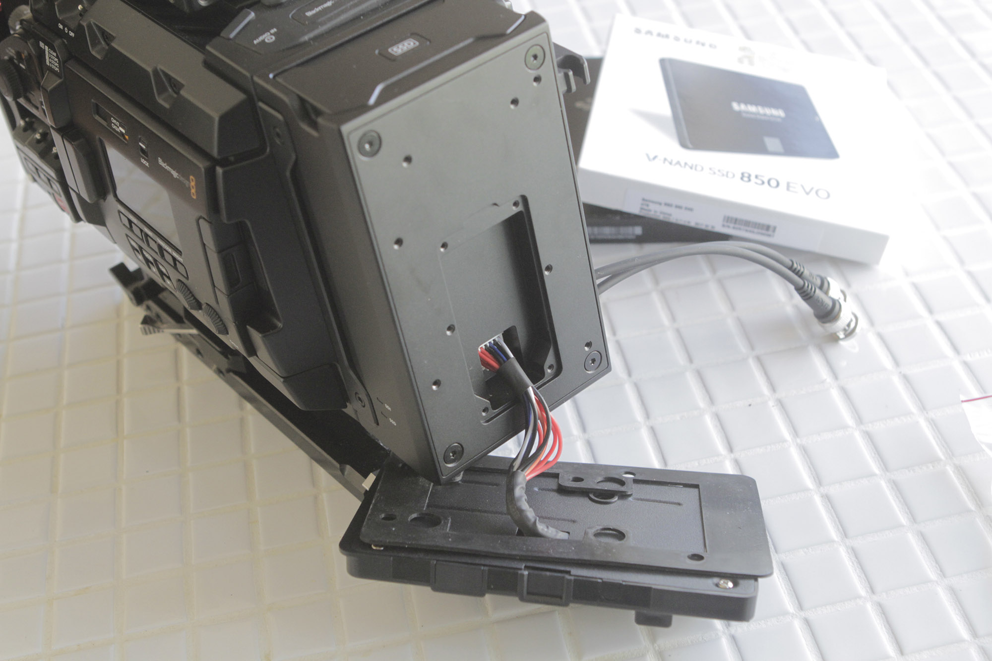 URSA Mini Proで汎用SSDでの収録が可能になる！Blackmagic URSA Mini